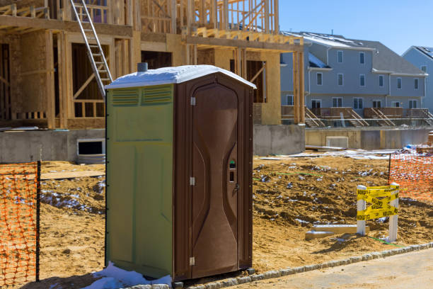 Best Portable toilet rental cost  in Iola, WI